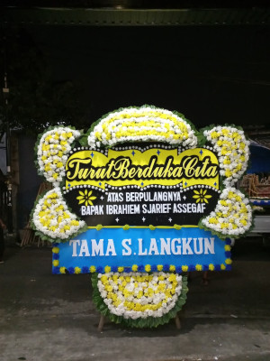 Papan Bunga Duka di Simpang Hulu